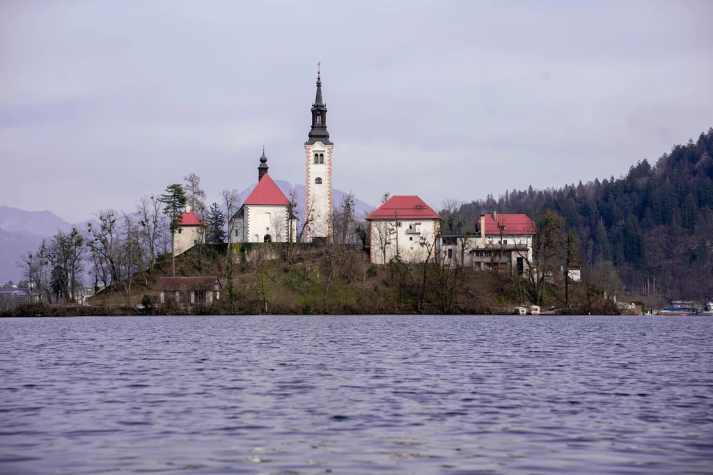 Ring the wishing bell on the island in Lake Bled