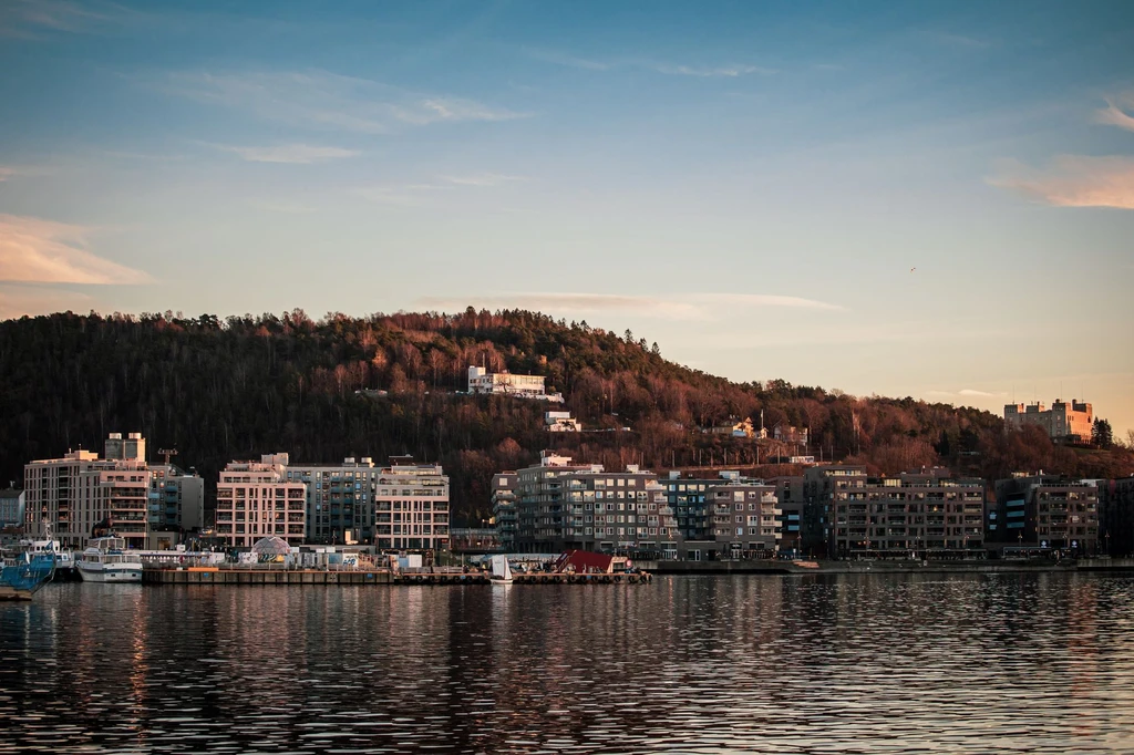 Wake up in Norway on a ship that left Denmark the night before