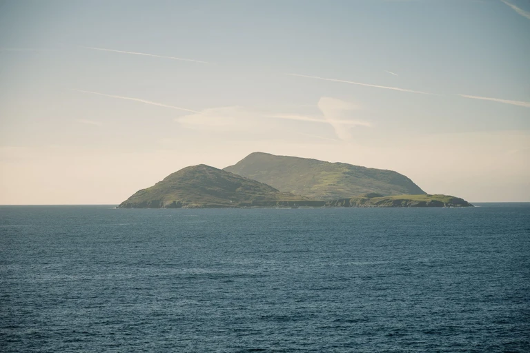 Go ashore by dinghy on an island everybody had to leave