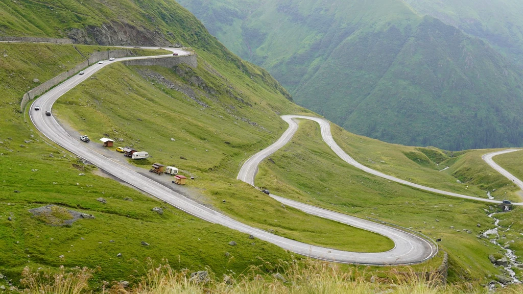 Ride every hairpin of the Transfăgărășan to the top