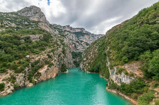 The turquoise Verdon river between limestone cliffs, Provence.